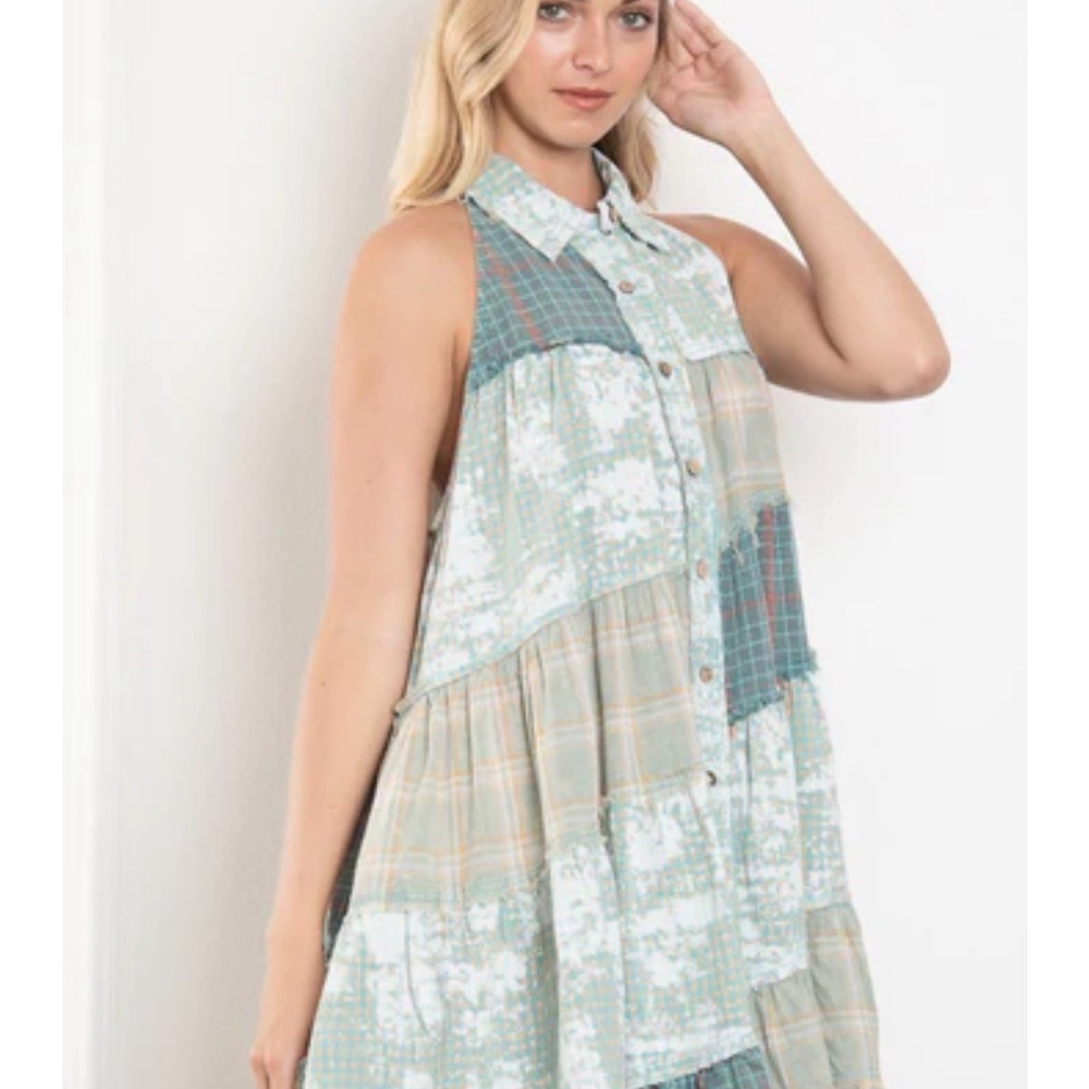 BlueVelvet Mixed Patchwork Angled Hem Tunic Top Size Small NWT - Picture 8 of 8